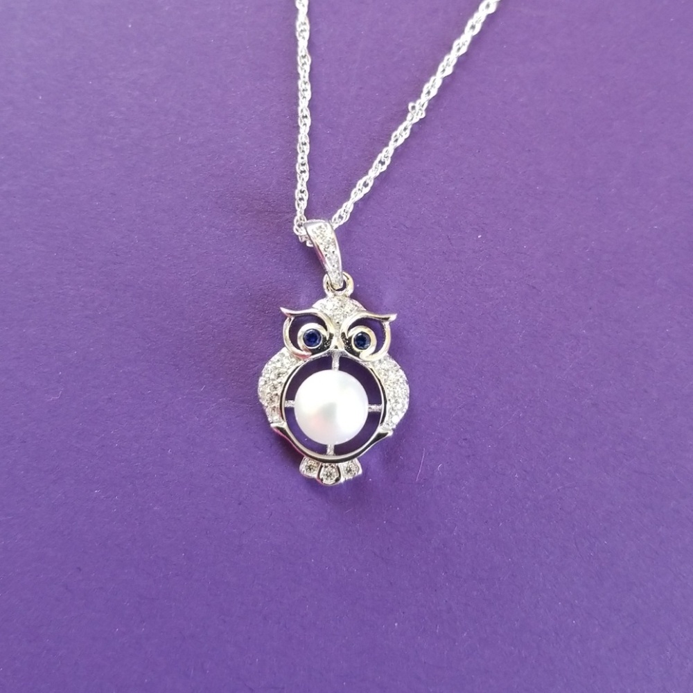 Vantel Pearls "Wise Guy" owl necklace